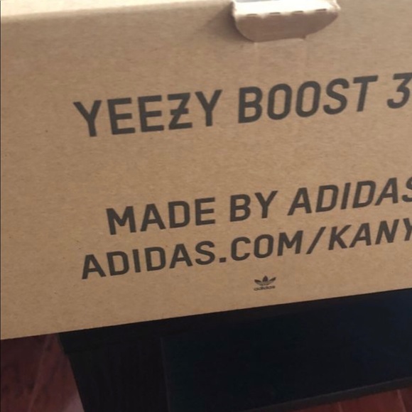 Yeezy triple white 10.5 - Picture 5 of 6